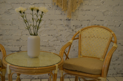 Стол Петани. Фото №9